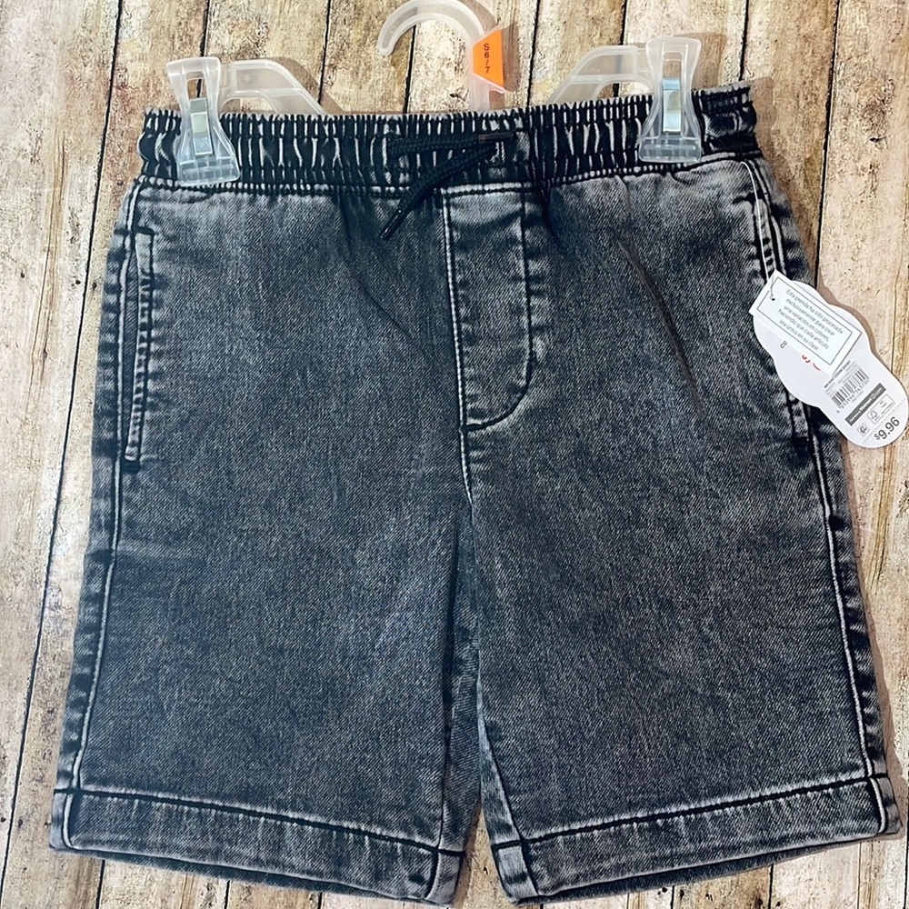 Size 6/7 wonder nation boys shorts.